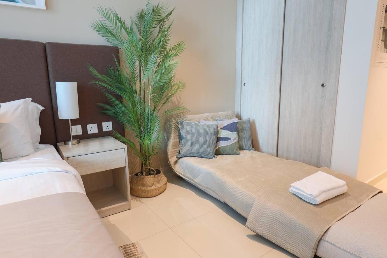 Fantastic Studio Apartment At Palm Jumeirah Dubai Luaran gambar